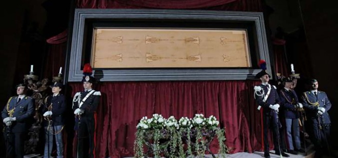 Le Saint Suaire exposé à Turin, un million de personnes attendues