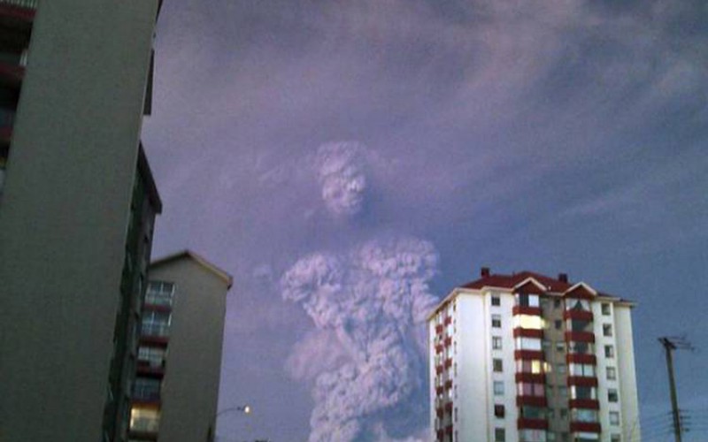 Un nuage de forme humaine près du volcan Calbuco intrigue
