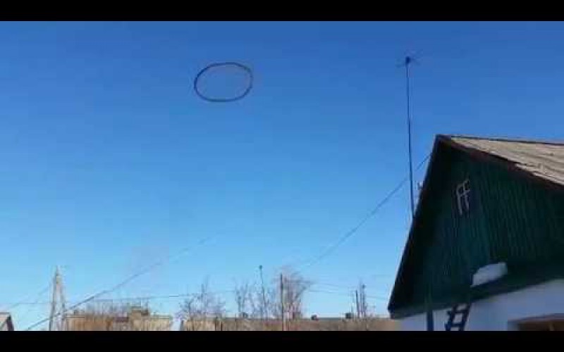 Kazakhstan: un anneau noir non identifié dans le ciel intrigue…