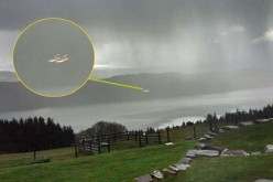 Un ovni photographié au-desssus du Loch Ness