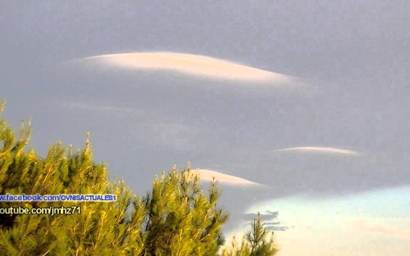 Des chemtrails en forme d’ovnis se forment dans le ciel de Tijuana (Mexico 21.07.2015)