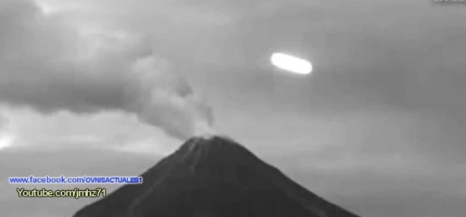 Un ovni survol le volcan Colima (Mexique 04.07.2015)