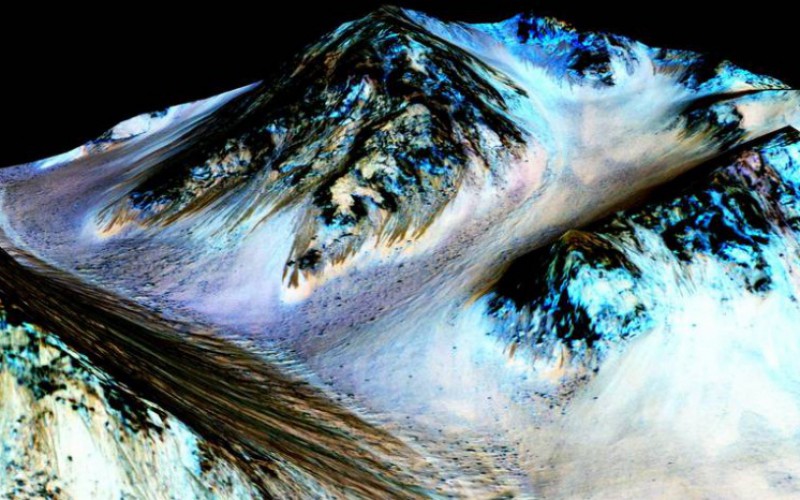 Il y a de l’eau liquide sur Mars : voilà pourquoi c’est important