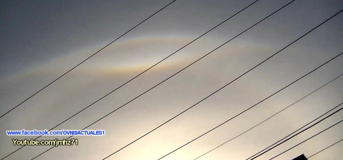 Phénomène étrange dans le ciel du Méxique qui ressemble à un oeil (24/10/2015)