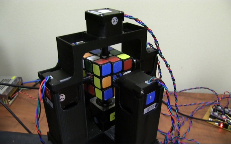 Le robot qui résout des Rubik’s cube en 1 seconde
