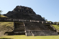 Xunantunich: découverte du plus grand tombeau maya du Belize