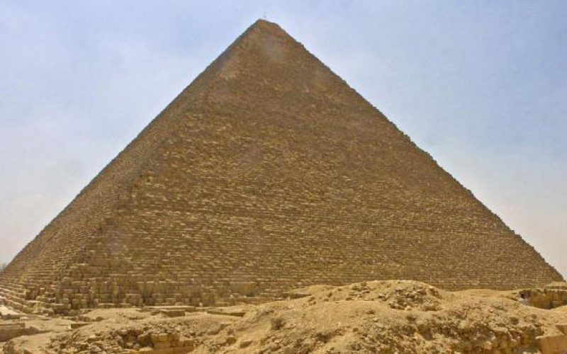 Deux nouvelles cavités découvertes dans la pyramide de Khéops