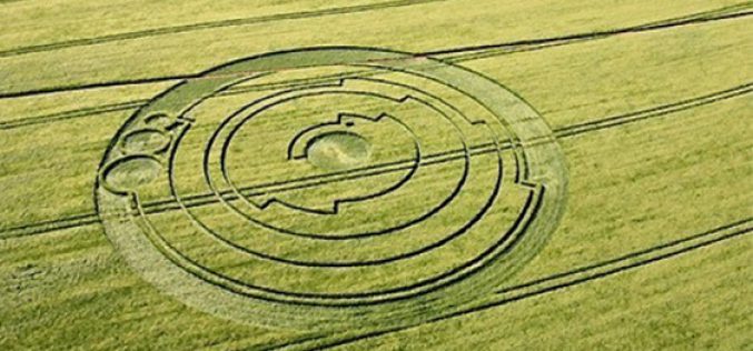 Éclaircir le mystère des crop circles : « Nous devrions être plus humbles »