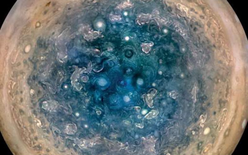 La Nasa dévoile des images du « nouveau monde » qu’est Jupiter