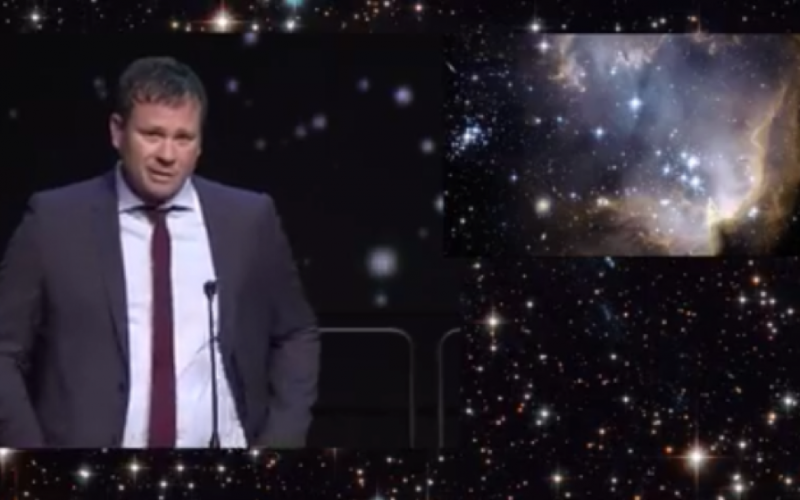 LE GUITARISTE DE BLINK-182 LANCE UN CENTRE POUR CHERCHER DES EXTRATERRESTRES