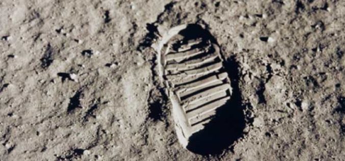 Les Américains ont-ils été sur la Lune ? La Russie veut en avoir le cœur net